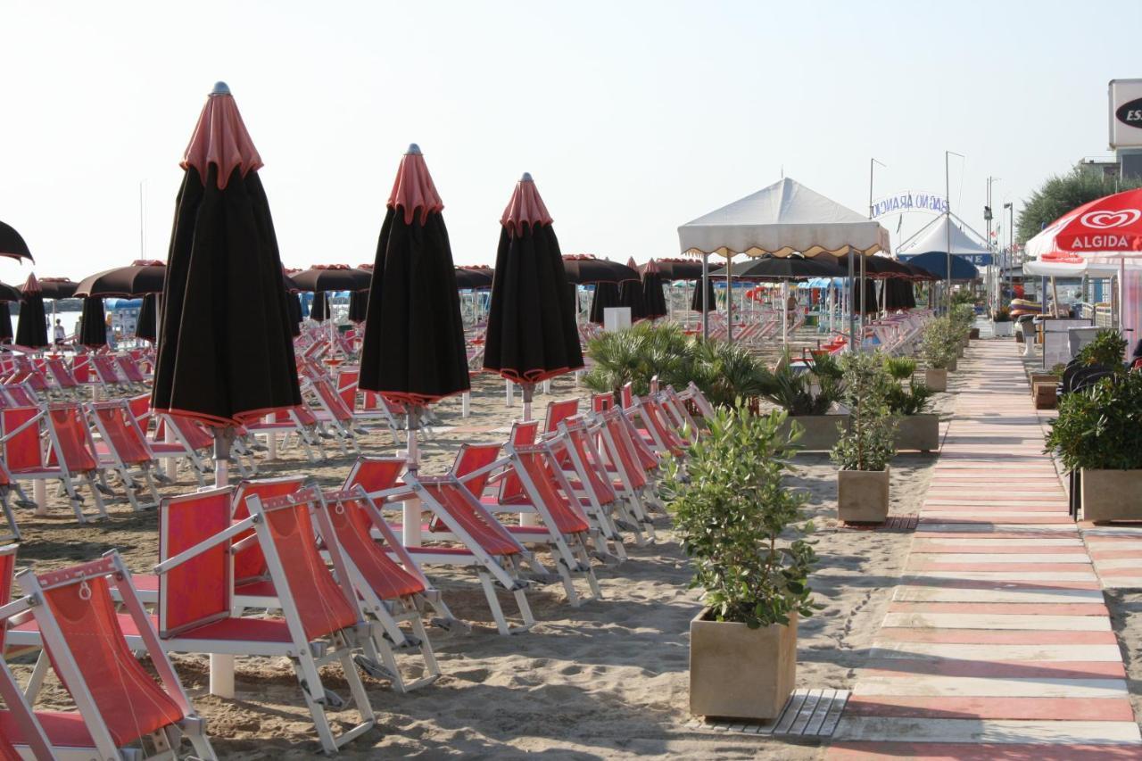 Hotel Concorde Bellaria-Igea Marina Exterior foto
