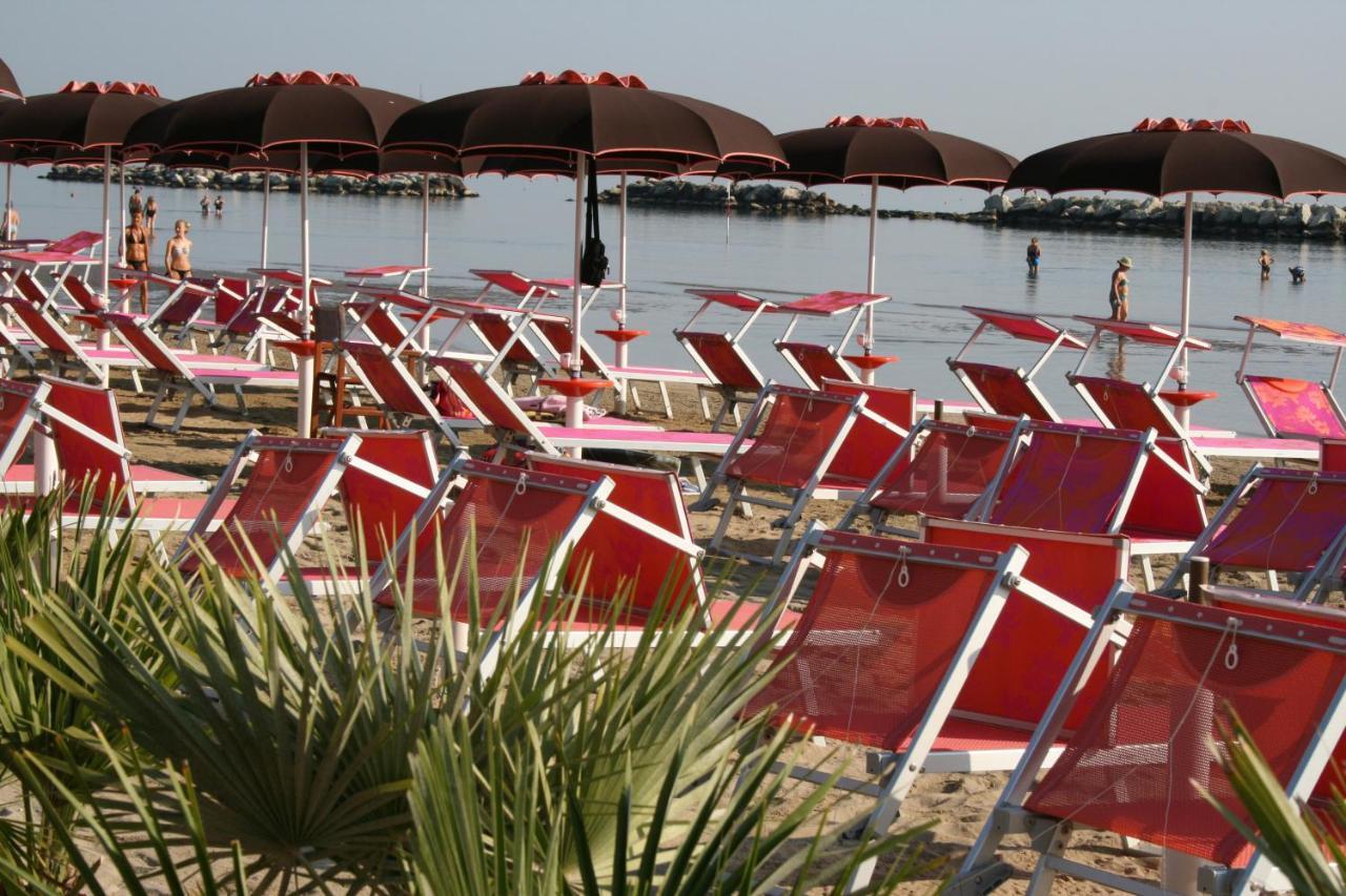 Hotel Concorde Bellaria-Igea Marina Exterior foto